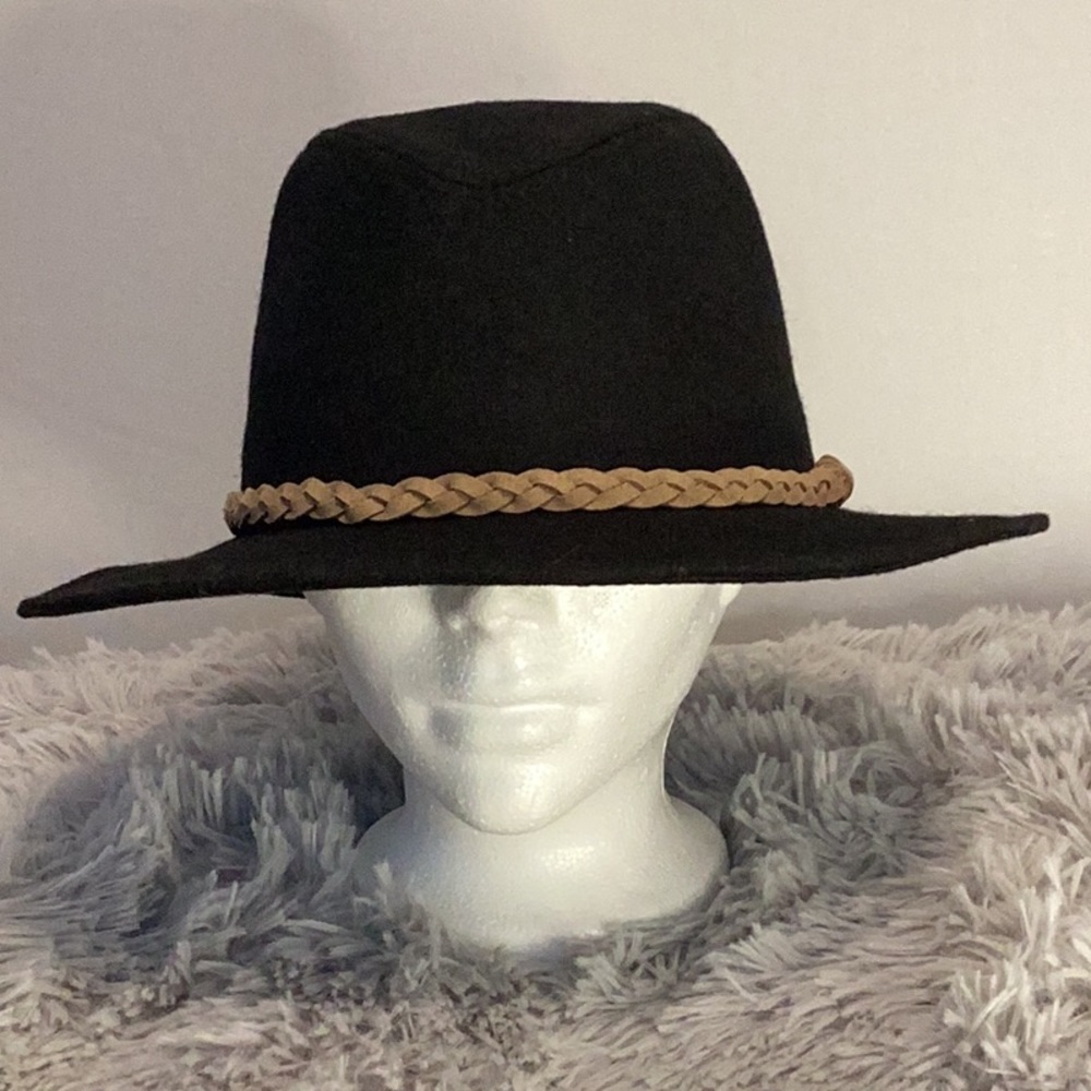 Suzy Shier felt fedora